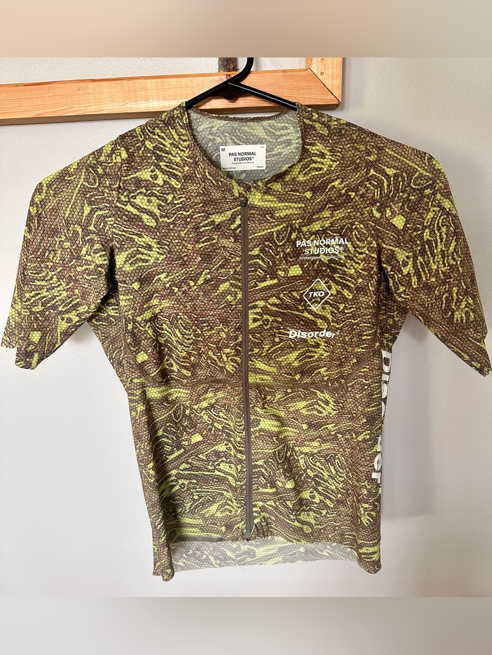 Pas Normal Studios TKO Disorder Jersey Green Beehive Women's Medium